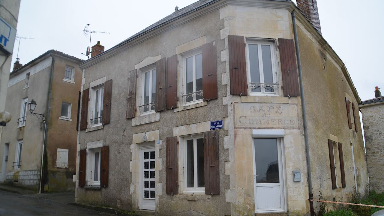 immeuble  pièces 113 m2 à vendre à La Caillère-Saint-Hilaire (85410)
