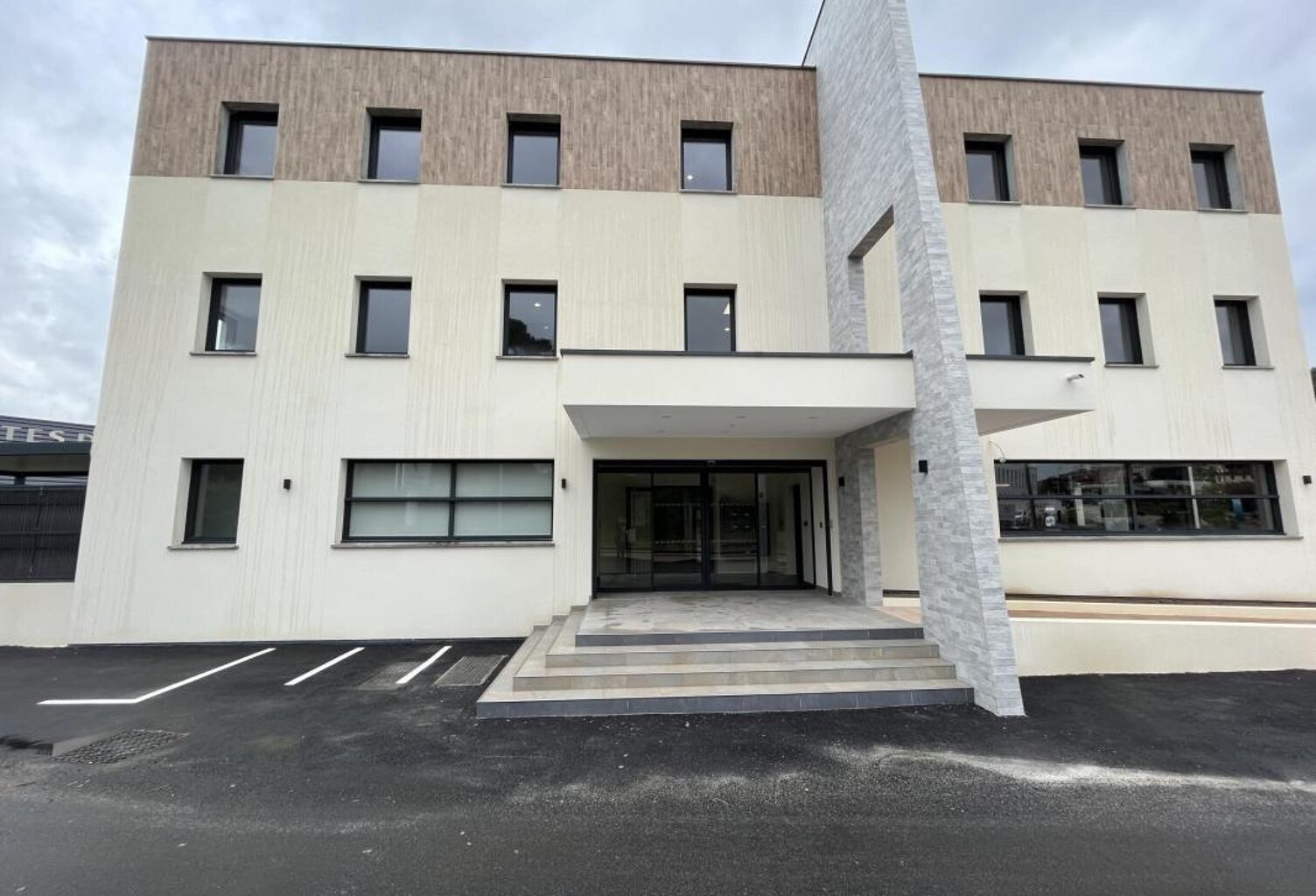 locaux à louer Grand Ajaccio — photo 1