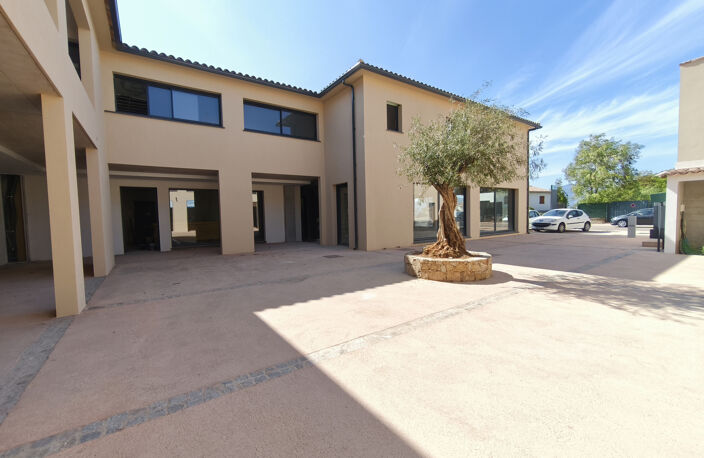 FRAIS DE NOTAIRE OFFERTS ! MURS COMMERCIAUX 56.03 m2 -  LOT 3 - PORTICCIO — photo 2