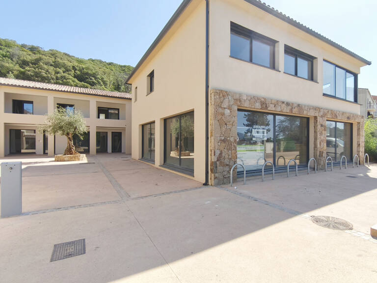 FRAIS DE NOTAIRE OFFERTS ! MURS COMMERCIAUX 62.32 m2 - LOT 4 -  PORTICCIO — photo 1