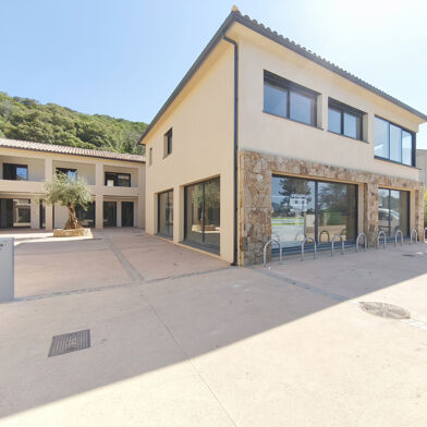 Commerce  271575 €