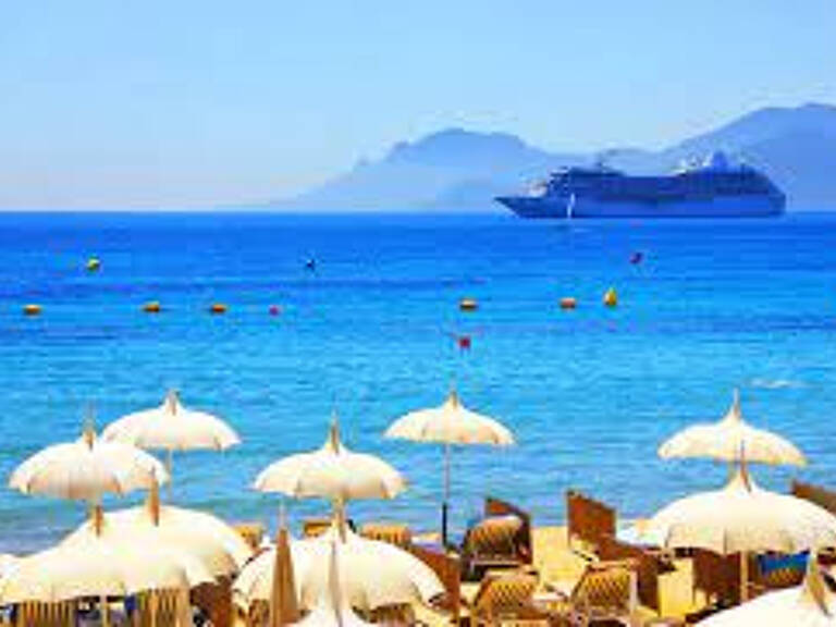 CANNES BAR RESTAURANT 100 M2 PLEIN CENTRE — photo 1