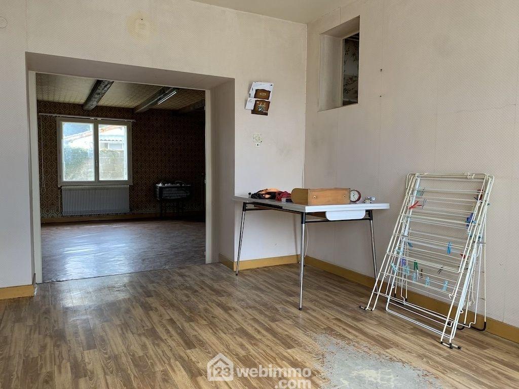 Photo Maison de village - 89m² - Champagné-Saint-Hilaire image 2/4