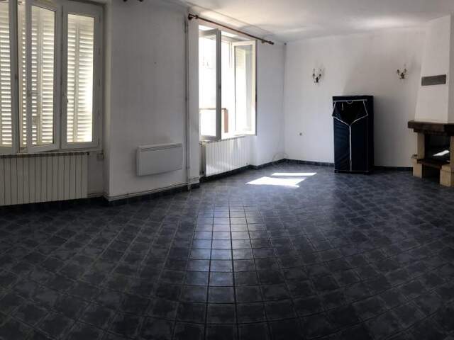 Immeuble 2 appartements + garages — photo du bien