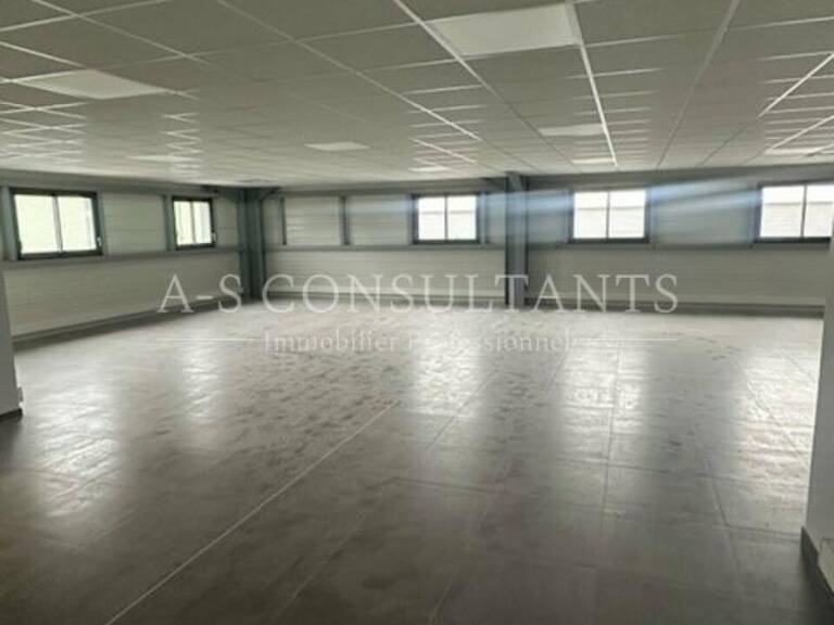 BUREAUX ET COWORKING A LOUER — photo 1
