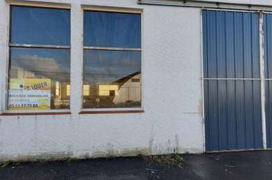 Local industriel 6 pièces 2400 €