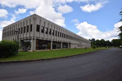 Bureau 6 pièces 1450 €