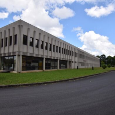 Bureau 6 pièces 1450 €