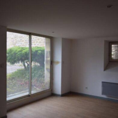 Commerce 2 pièces 370 €