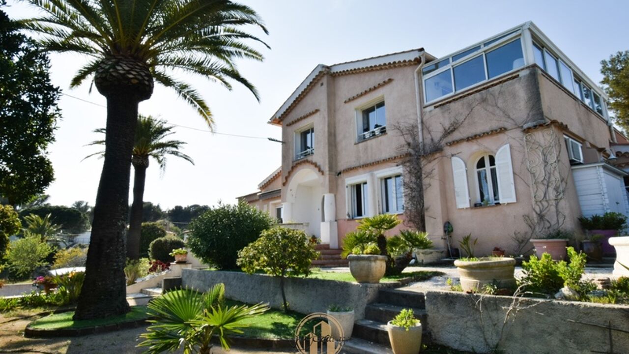 maison 10 pièces 260 m2 à vendre à Fréjus (83600)