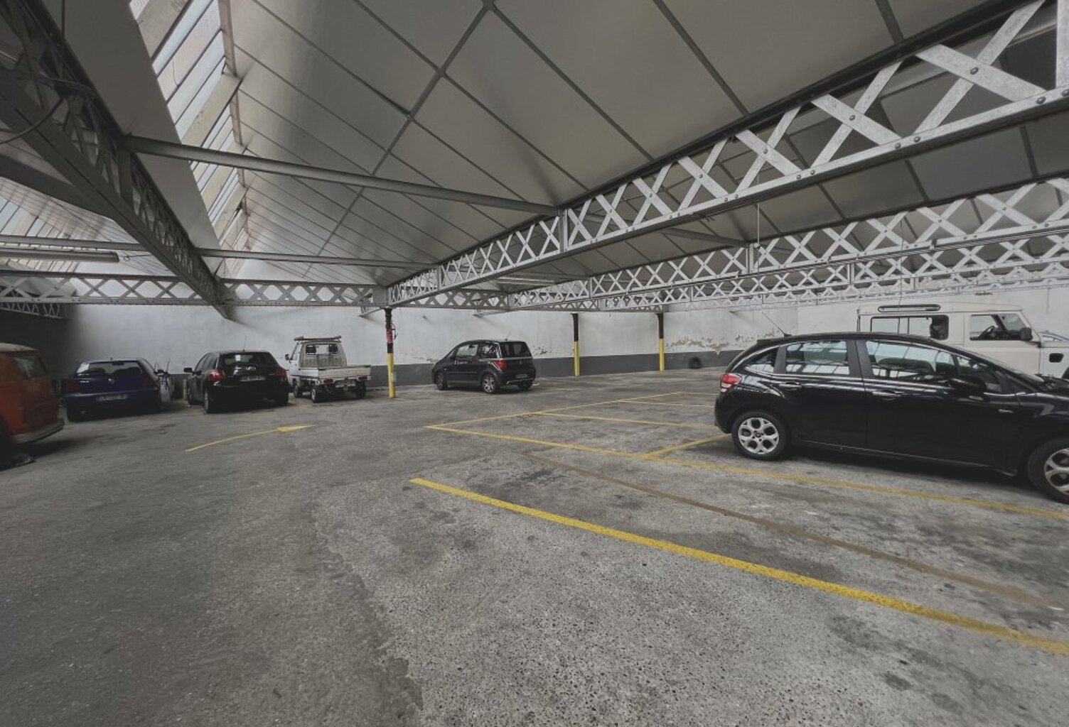 PARKING - METRO GARIBALDI — photo 1