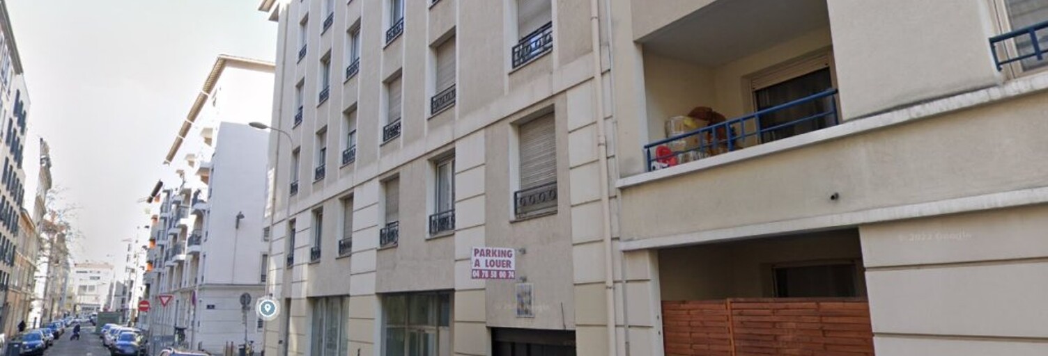 Garage   m² à louer à Lyon 7 (69007)
