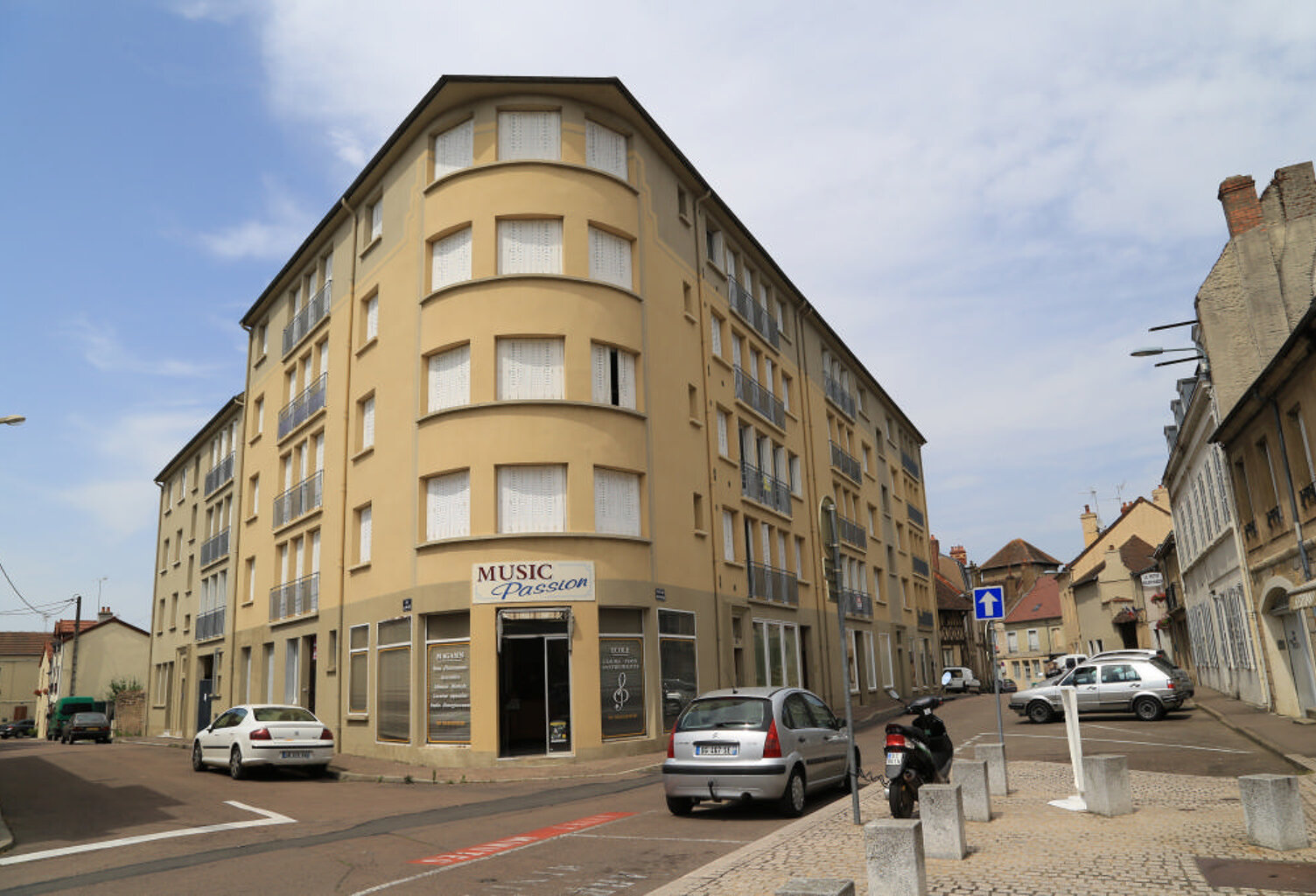 Murs commerciaux de 46 m² en rez-de-chaussée de plain-pied dans quartier en pleine rénovation — photo 1