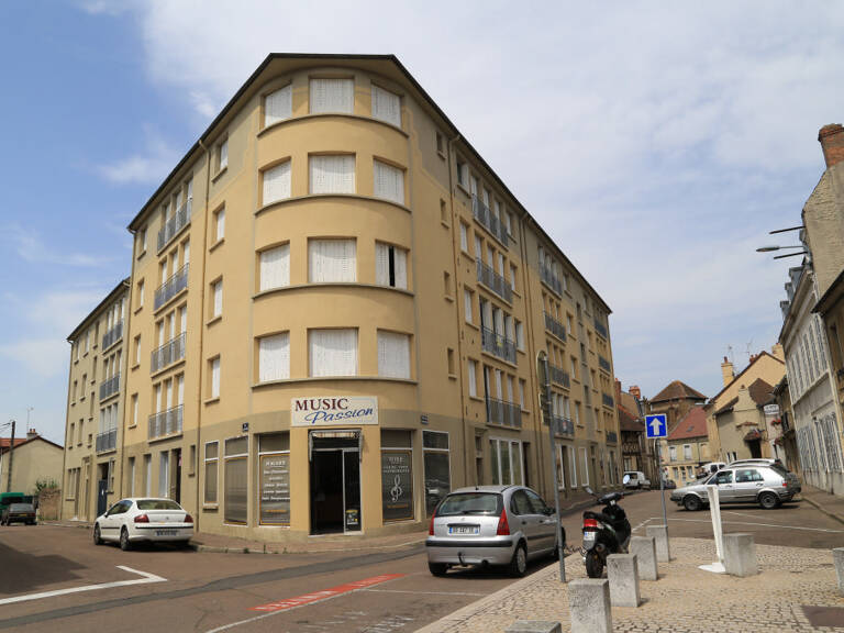Murs commerciaux de 46 m² en rez-de-chaussée de plain-pied dans quartier en pleine rénovation — photo 1