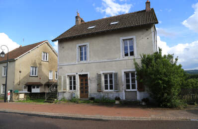 Petit immeuble rénové à vendre en centre bourg — photo du bien