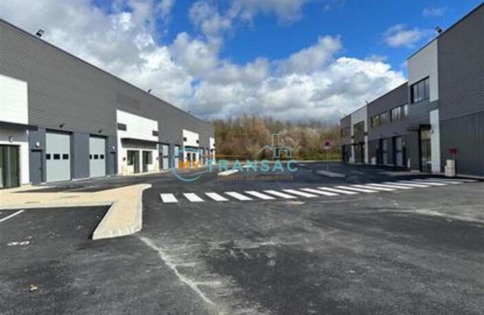 A LOUER LOCAUX D'ACTIVITÉS NEUFS AVEC PLUSIEURS SURFACES DISPONIBLES A SAVIGNY-LE-TEMPLE — photo 4
