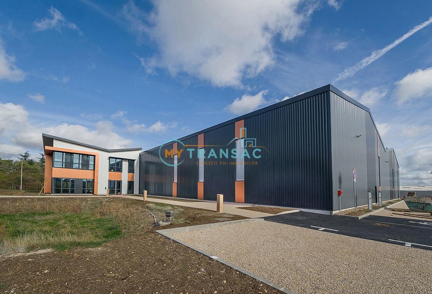 A LOUER - Bâtiment d’activités indépendant de 4 151m² à Limeil-Brévannes — photo 1