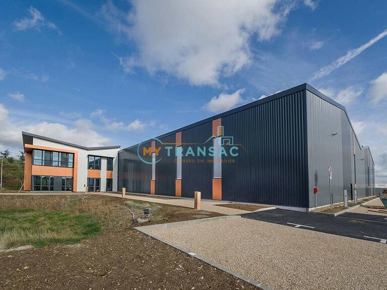 A LOUER - Bâtiment d’activités indépendant de 4 151m² à Limeil-Brévannes — photo 1