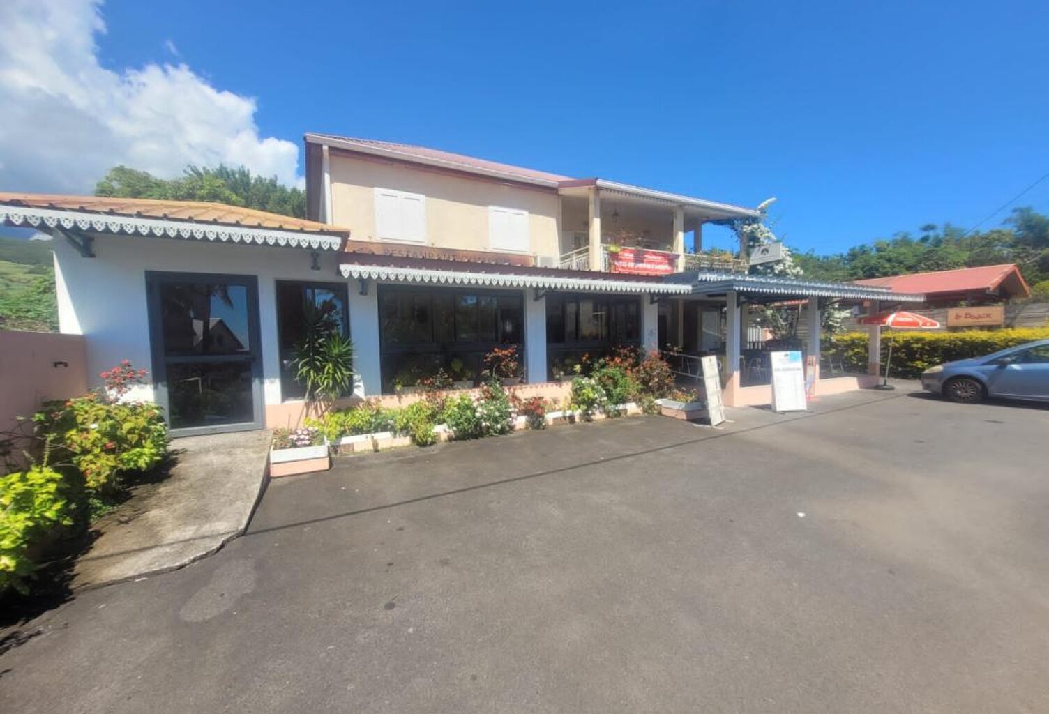 A vendre local restauration de 145 m2 avec un f4 de 110 m2 à — photo 1