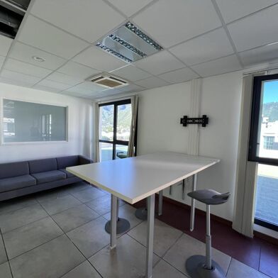 Bureau 106 m²