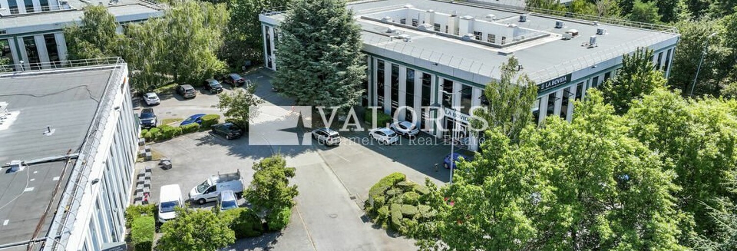 Commerce  3124 m² à louer à Limonest (69760)