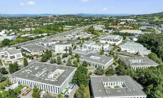 Commerce  3124 m² à louer à Limonest (69760)