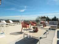 Sainte-Consorce - Maison d'environ 410 m² -  Terrain de 3653 m² - 7 Chambres - Piscine avec pool-house - Garage — photo 2