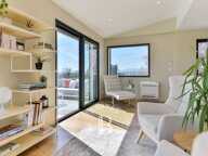 Sainte-Consorce - Maison d'environ 410 m² -  Terrain de 3653 m² - 7 Chambres - Piscine avec pool-house - Garage — photo 4