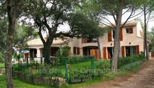 Propri&eacute;t&eacute; 14 pièces  à vendre Roquebrune-sur-Argens 83520