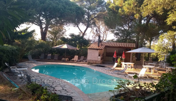 Propri&eacute;t&eacute; 14 pièces  à vendre Roquebrune-sur-Argens 83520