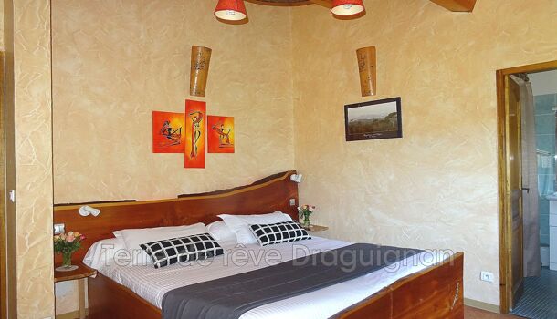 Propri&eacute;t&eacute; 14 pièces  à vendre Roquebrune-sur-Argens 83520