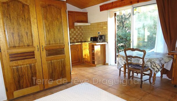 Propri&eacute;t&eacute; 14 pièces  à vendre Roquebrune-sur-Argens 83520