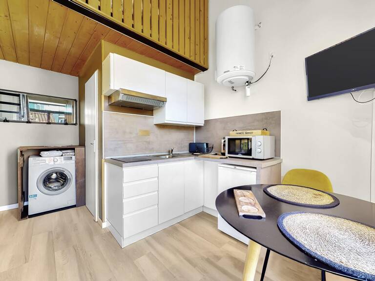 Lyon 8 – Grange Blanche Hôpital Studio 9 — photo 1