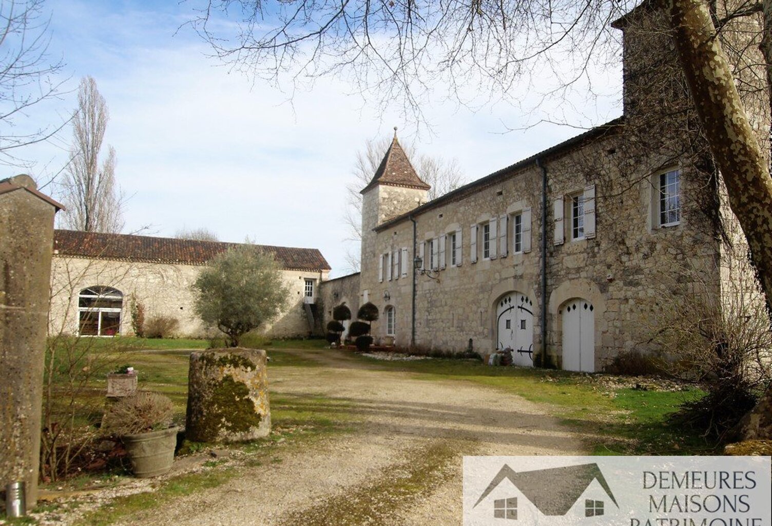 Château — photo 1