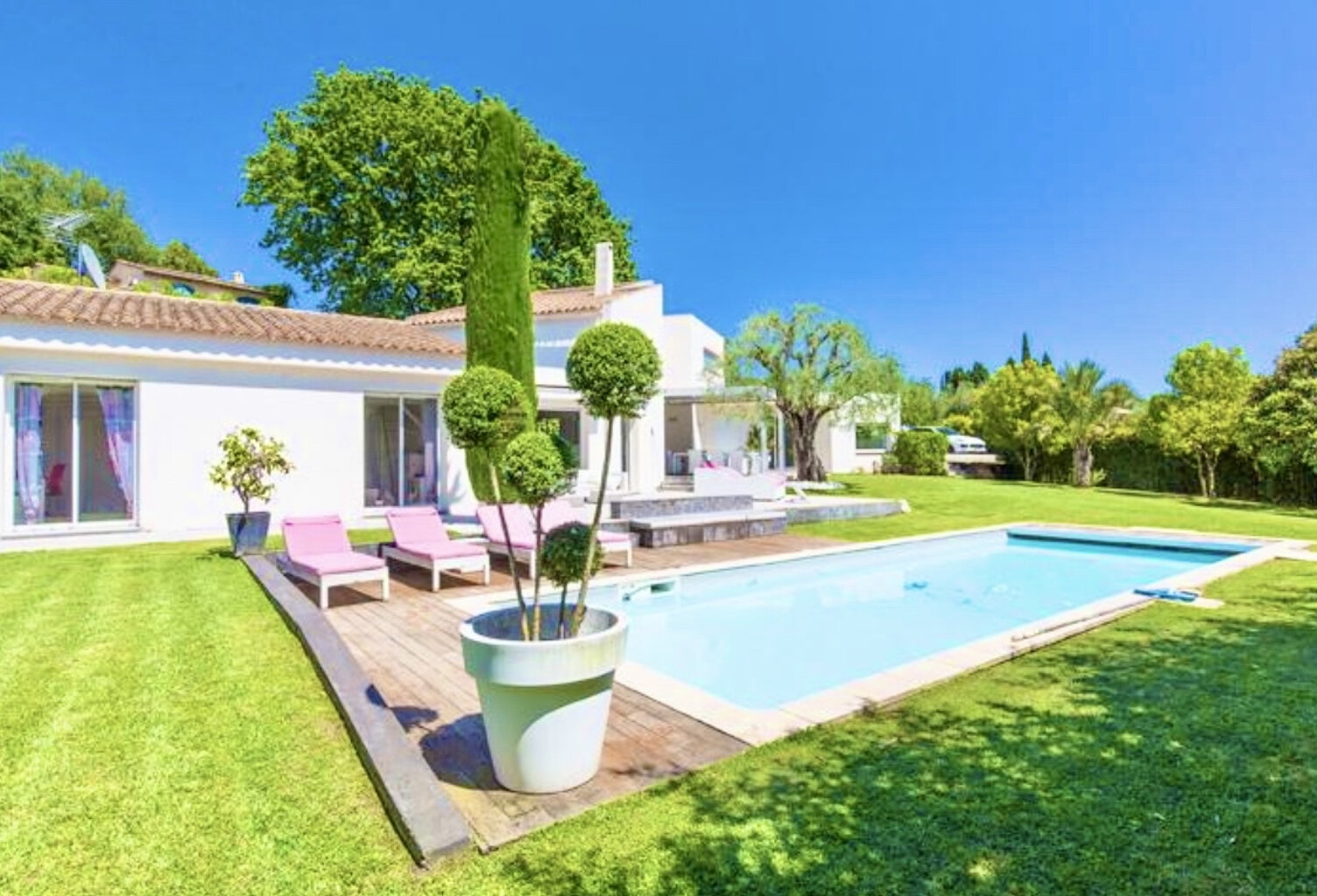 MOUGINS AU CALME VILLA INDIVIDUELLE T4 DE 200M2 PISCINE TERR — photo 1