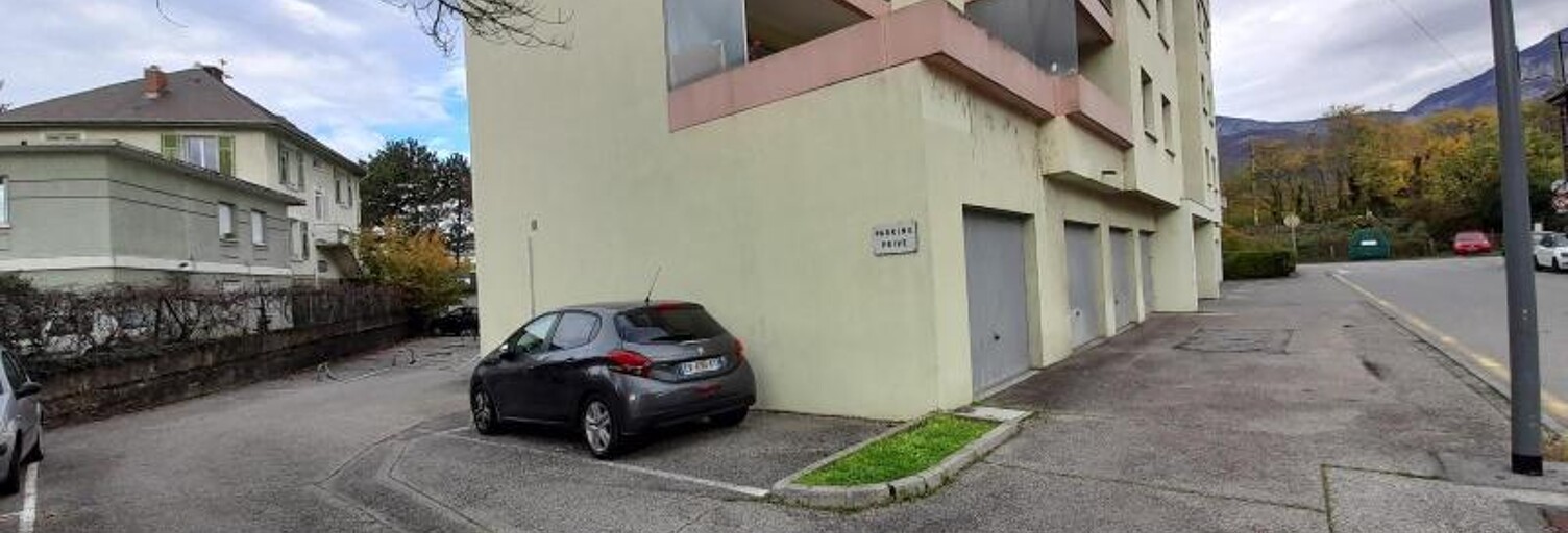 Garage   m² à louer à Chambéry (73000)