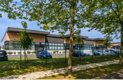 location local industriel 4 490 € CC /mois à proximité de Thorigny-sur-Marne (77400)