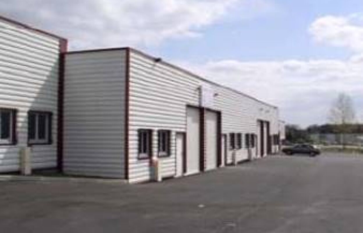 local industriel  pièces 300 m2 à louer à Saint-Fargeau-Ponthierry (77310)