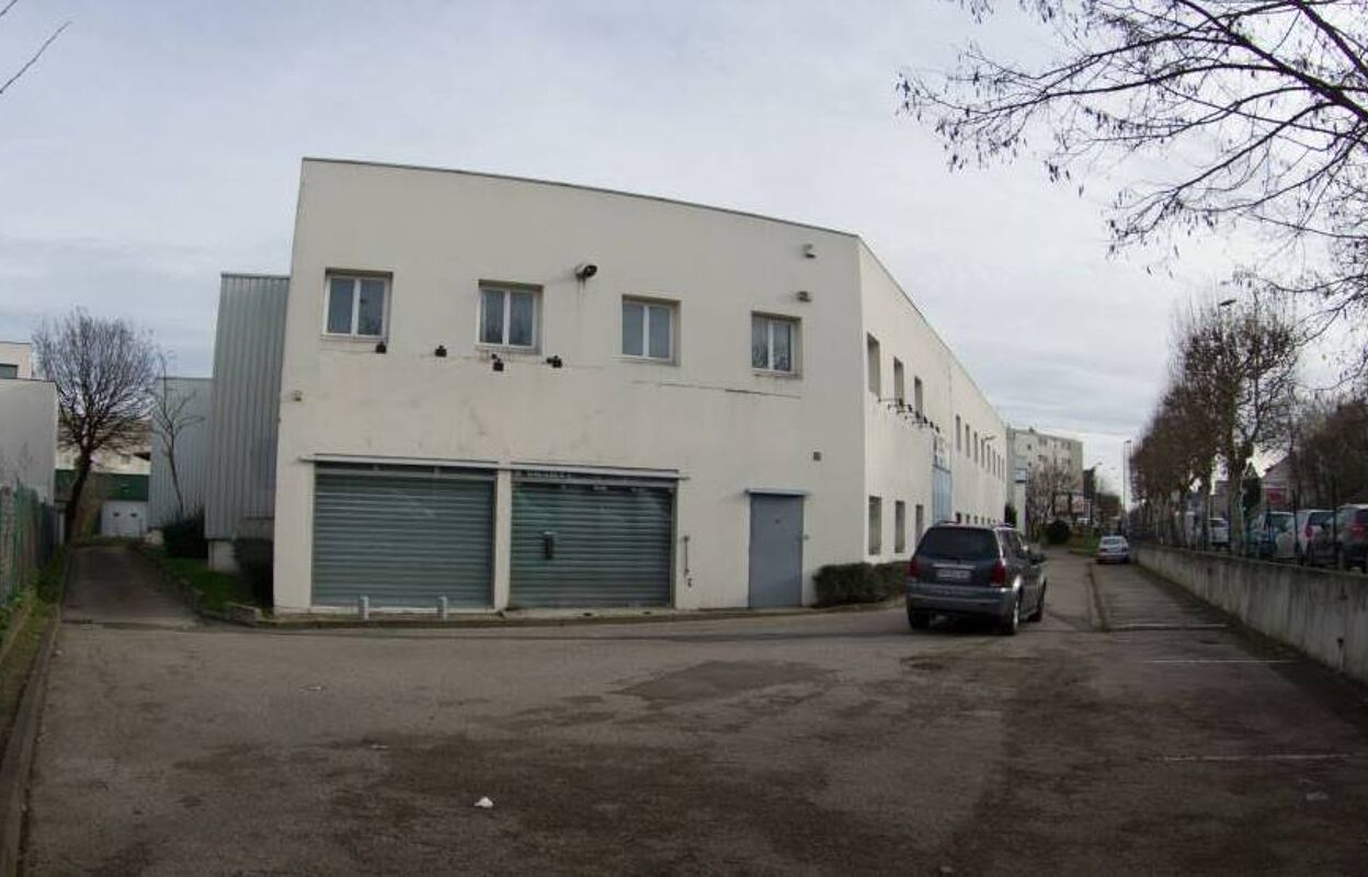 local industriel  pièces 920 m2 à louer à Fontenay-sous-Bois (94120)