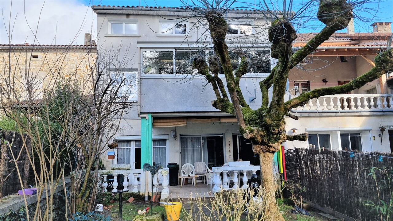 maison 8 pièces 235 m2 à vendre à Javerlhac-Et-la-Chapelle-Saint-Robert (24300)