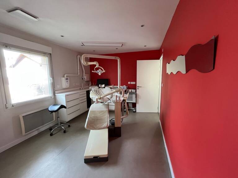 Commerce  135 m² — photo 1