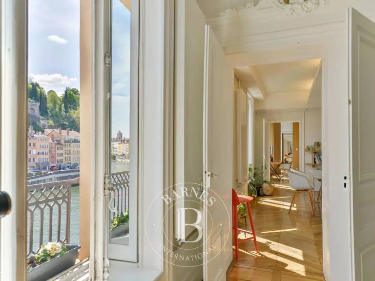 Lyon 1 - Quai Saint Vincent - Appartement de 217,96 m² - Cave - Grenier - 4 Chambres — photo 1