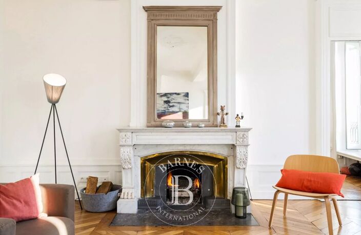 Lyon 1 - Quai Saint Vincent - Appartement de 217,96 m² - Cave - Grenier - 4 Chambres — photo 3