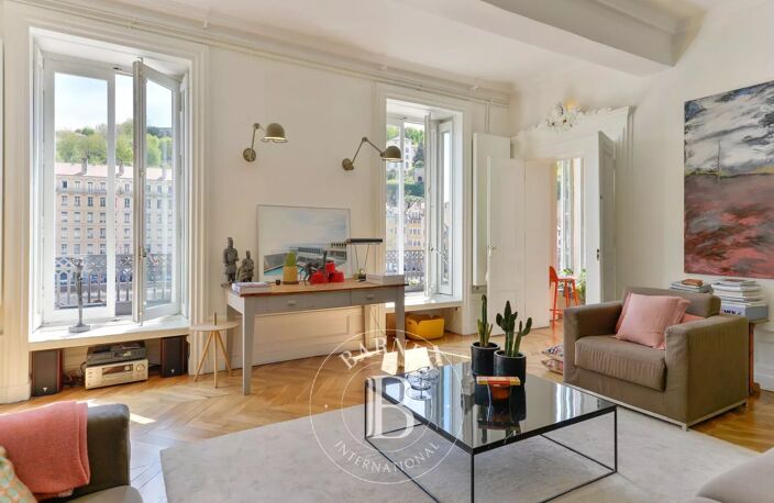 Lyon 1 - Quai Saint Vincent - Appartement de 217,96 m² - Cave - Grenier - 4 Chambres — photo 4