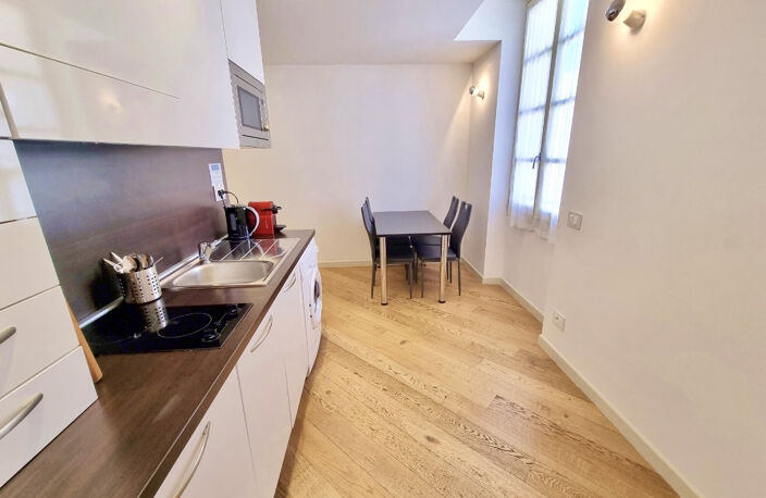 CANNES CENTRE BANANE T3 SUD EST DE 39M2 — photo 2