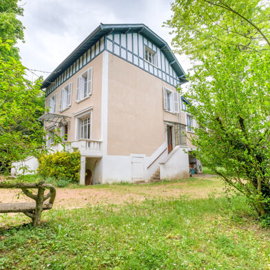 Maison 11 pièces 205 m²