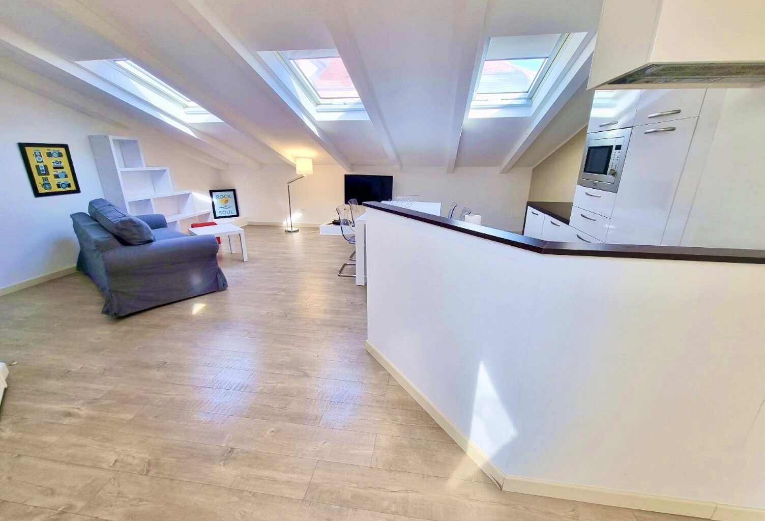 CANNES CENTRE T2 REFAIT 68M2 SUD EST — photo 1