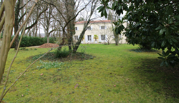Villa / Maison 12 pièces  à vendre Jonzac 17500