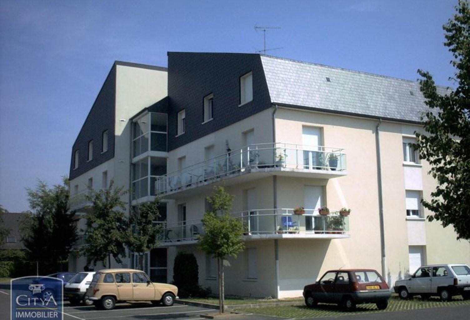 Location garage   à La Riche (37520) — photo 1