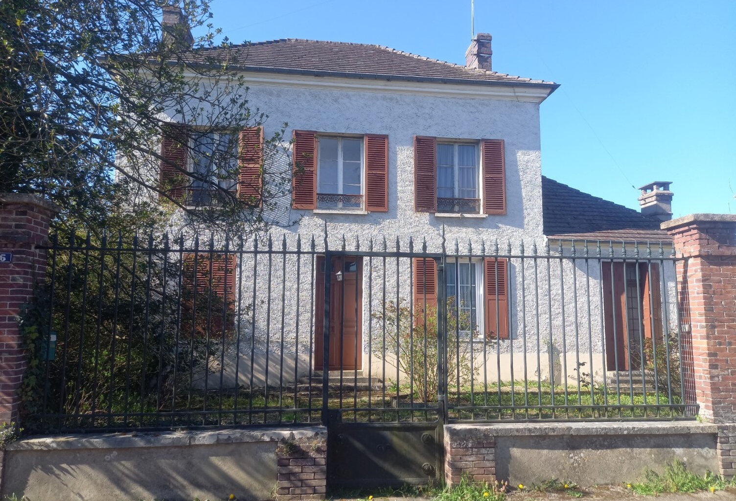Maison bourgeoise de 135m2  en plein centre ville et des com — photo 1